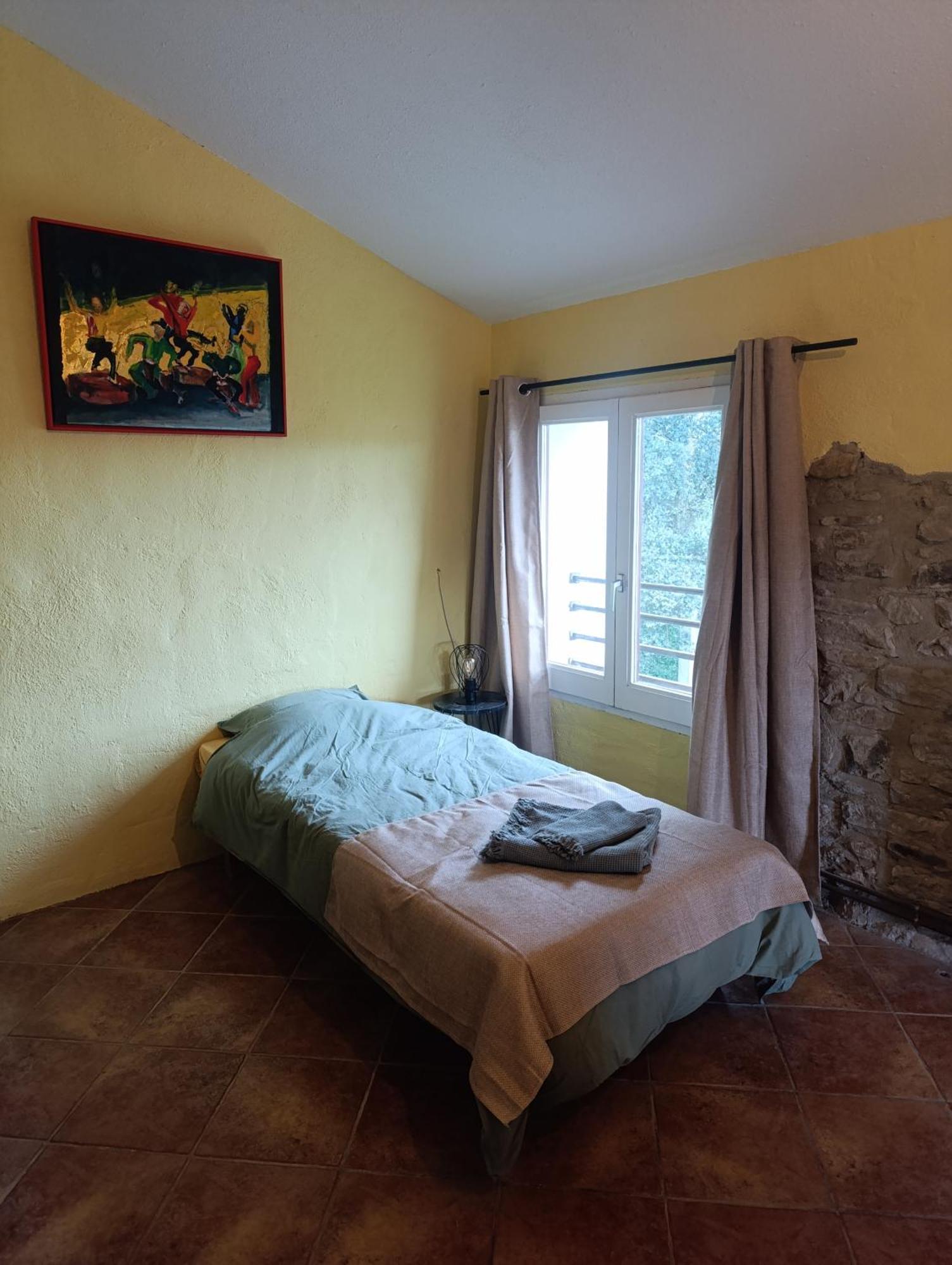 Bed and Breakfast Mas Pitre Бесалу Экстерьер фото